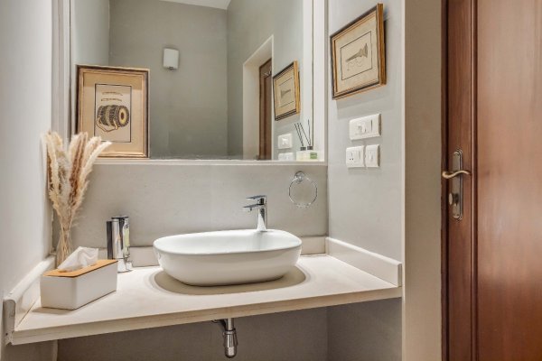 Image Title Goes Here